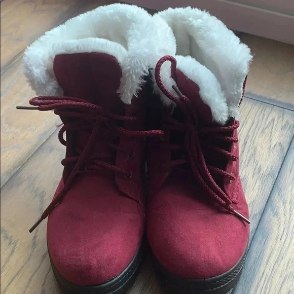 SQL Faux Fur Lined Suede Booties Boots Size 5 New - Picture 3 of 8